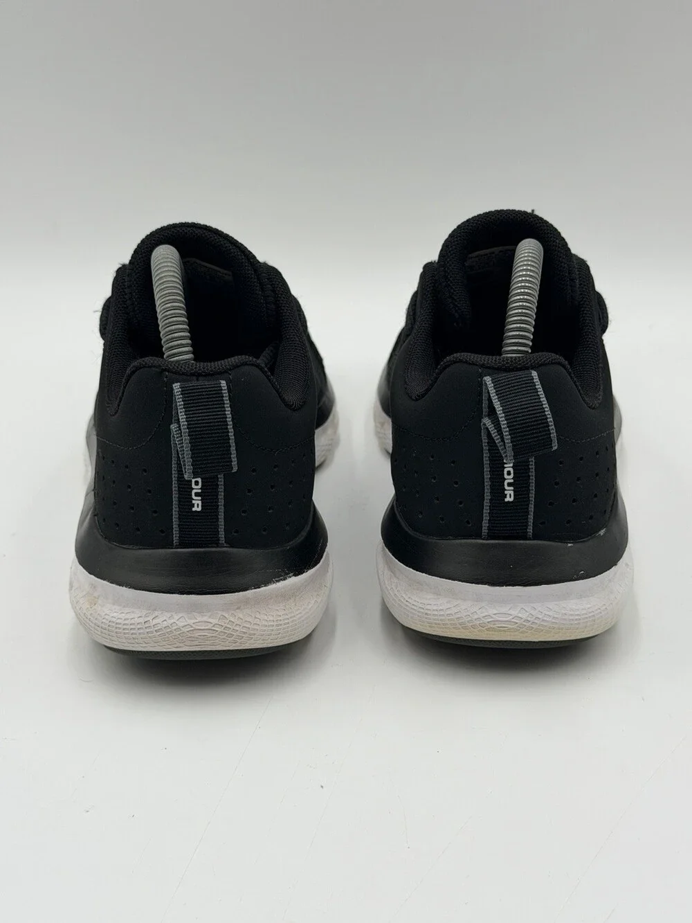 Under Armour Charged Assert 9 Women’s Sz 9 Running Sneakers Black Athletic Shoes